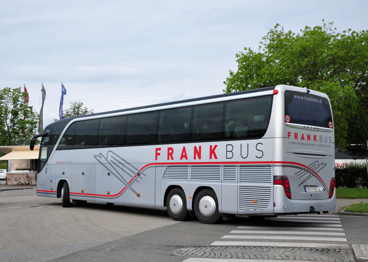 Setra 417 HDH von FRANK Bus aus Niedersterreich in Krems unterwegs.