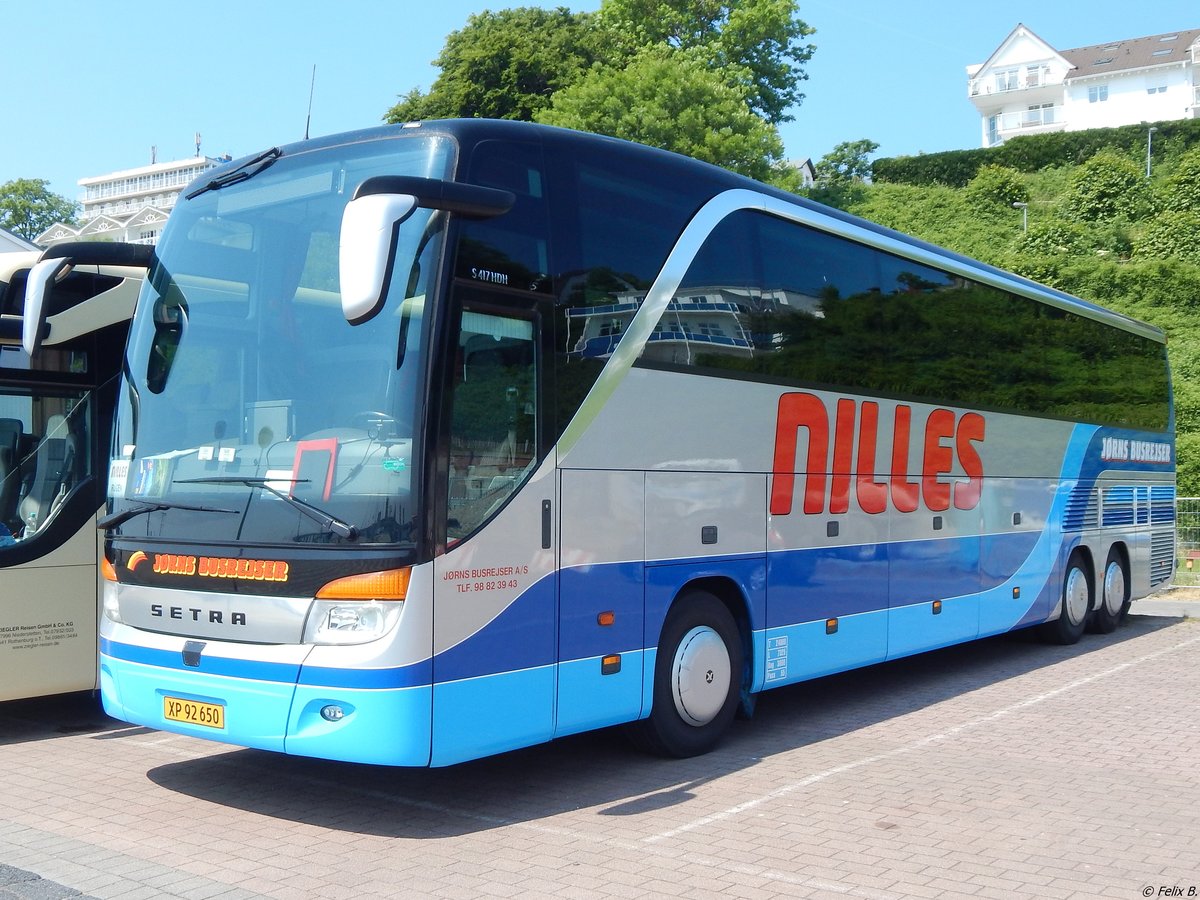 Setra 417 HDH von Jørns Busrejser aus Dänemark im Stadthafen Sassnitz.