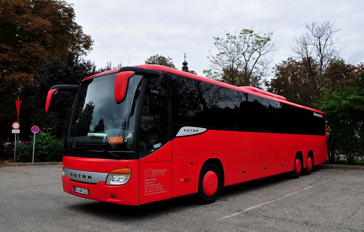 Setra 417 UL von Huber Reisen aus der BRD in Krems gesehen.