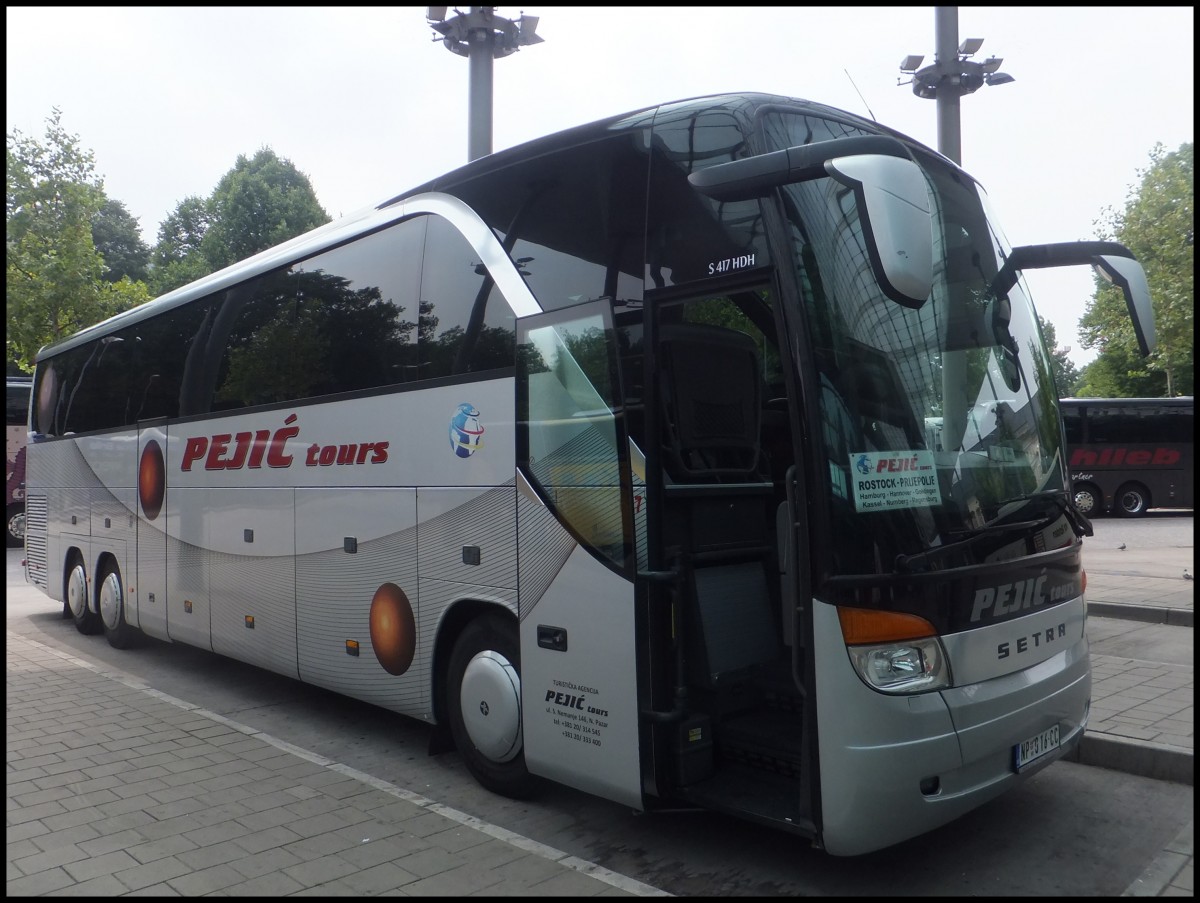 Setra 417 vin HDH Pejić Tours aus Serbien in Hamburg.