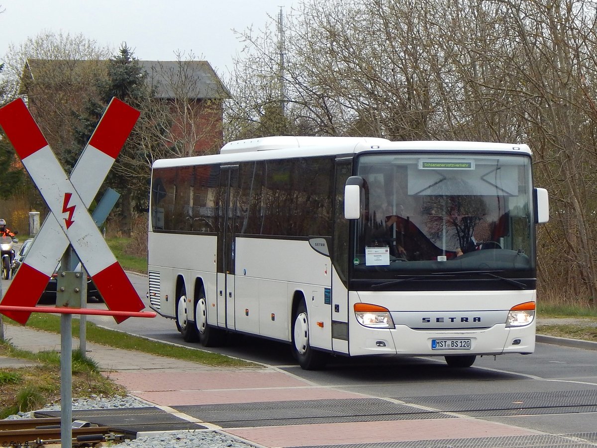 Setra 419 UL von Becker-Strelitz Reisen aus Deutschland in Sassnitz.