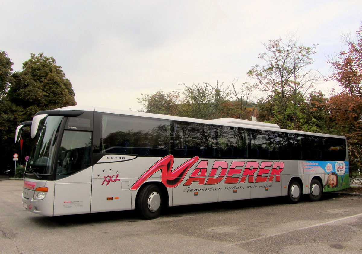 Setra 419 UL von Naderer Reisen aus sterreich in Krems gesehen.