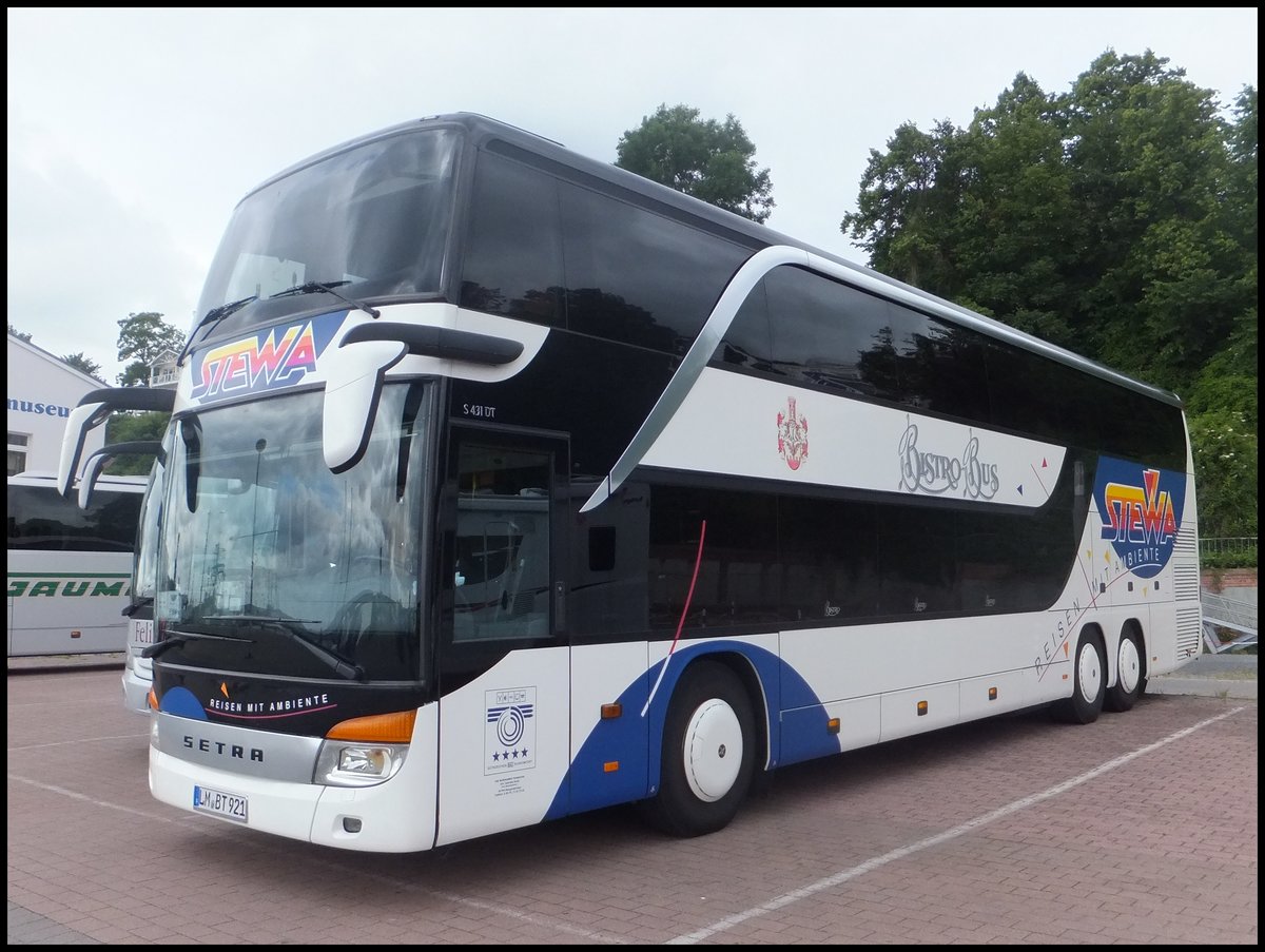 Setra 431 DT von Die Busfahrer Touristik/Stewa aus Deutschland im Stadthafen Sassnitz.