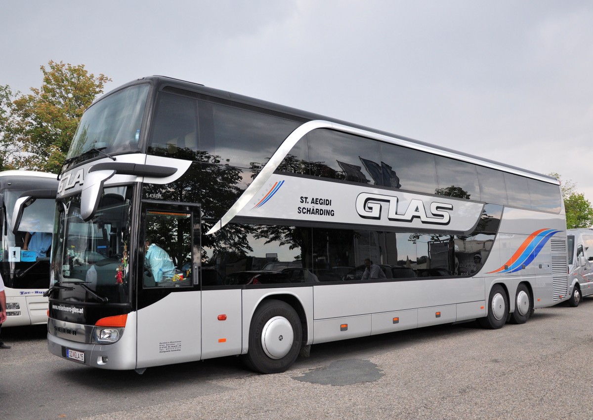 Setra 431 DT von Glas Reisen aus sterreich am 12. Juli 2014 in Krems gesehen.