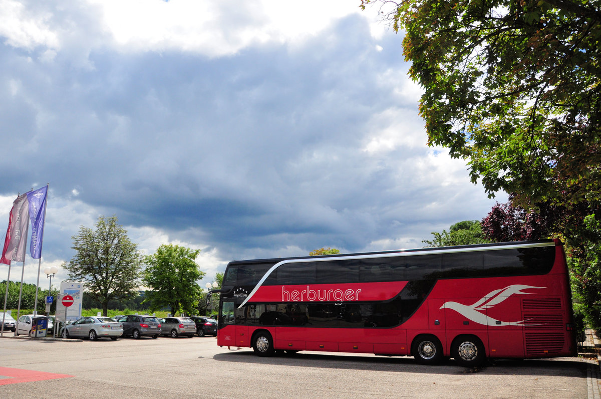 Setra 431 DT von Herburger Reisen aus sterreich in Krems gesehen.