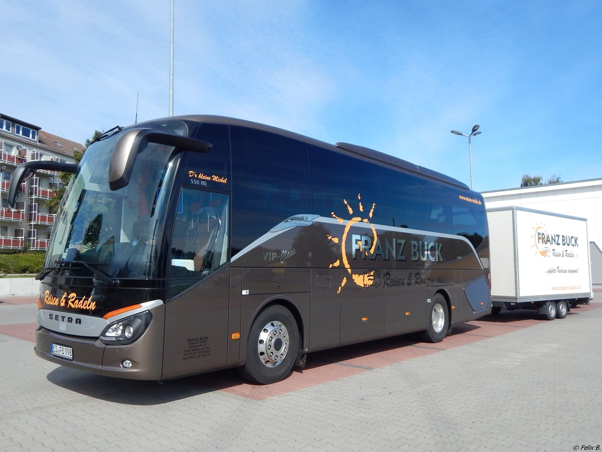 Setra 511 HD von Franz Buck aus Deutschland mit Anhänger in Sassnitz.