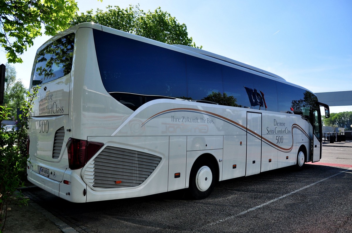 Setra 515 HD aus Mdling/sterreich im Mai 2014 in Krems.