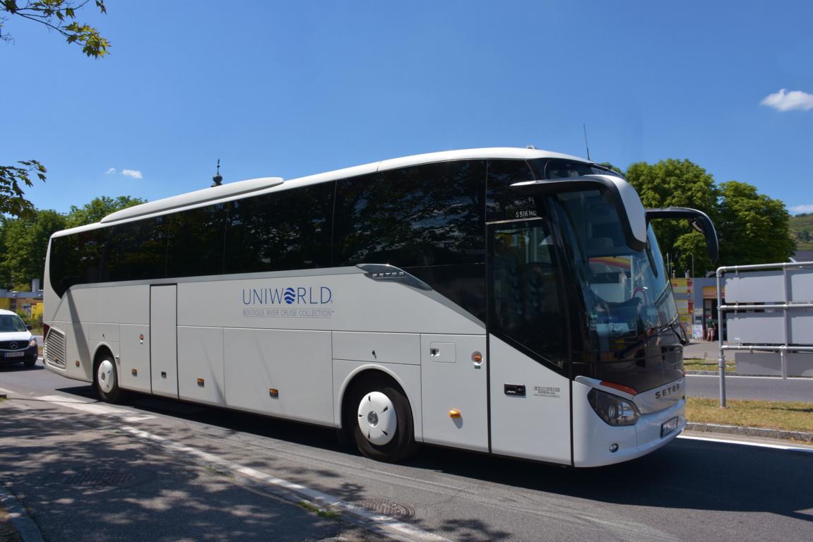 Setra 515 HD von Blaguss Agora aus Ungarn 06/2017 in Krems.