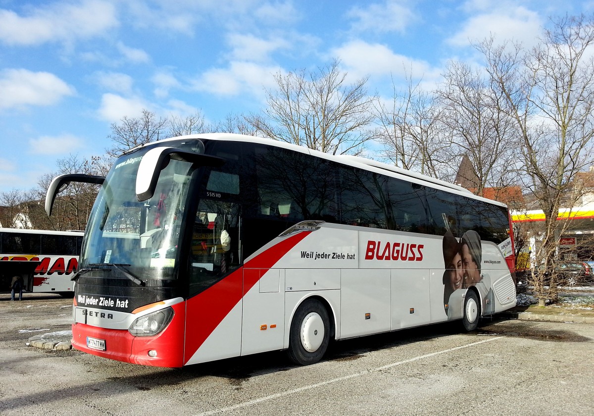 Setra 515 HD von Blaguss Reisen aus Wien am 30.12.2014 in Krems. 