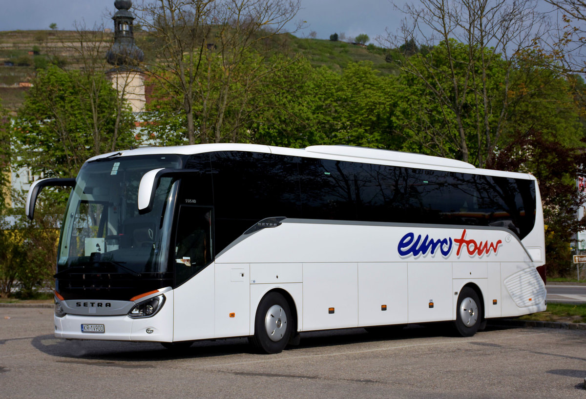 Setra 515 HD von Euro Tour aus PL in Krems.