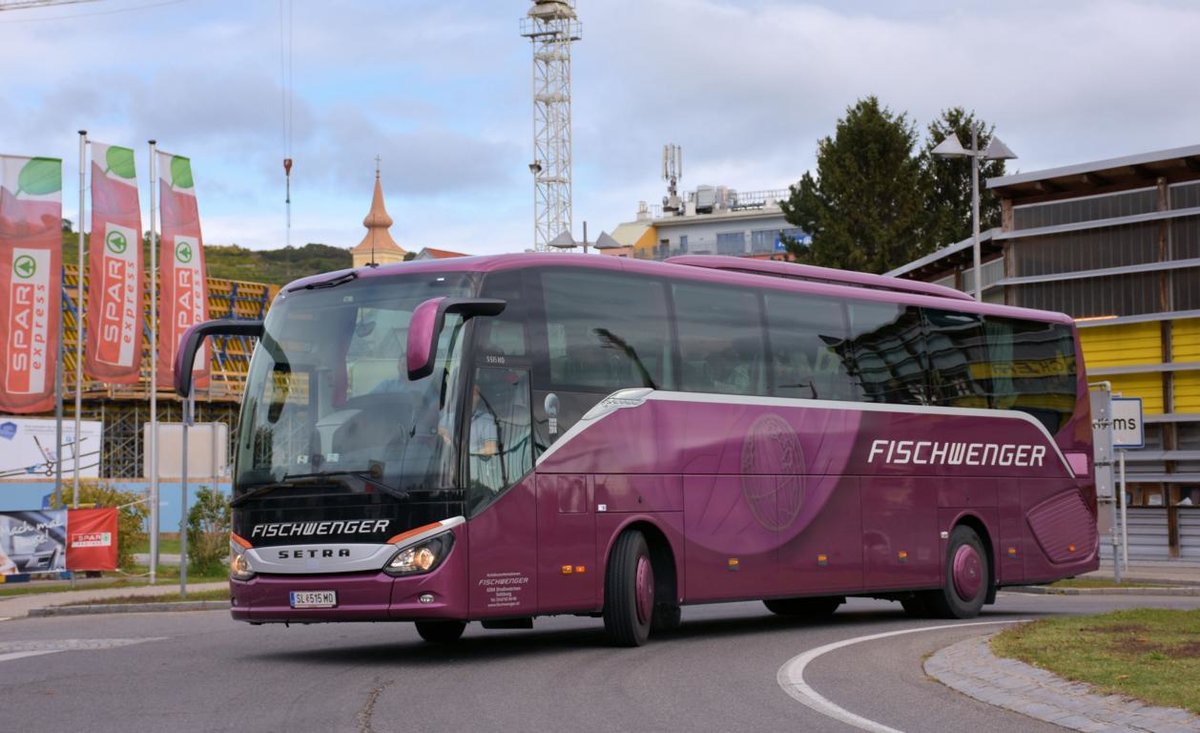 Setra 515 HD von Fischwenger Reisen aus sterreich 10/2017 in Krems.