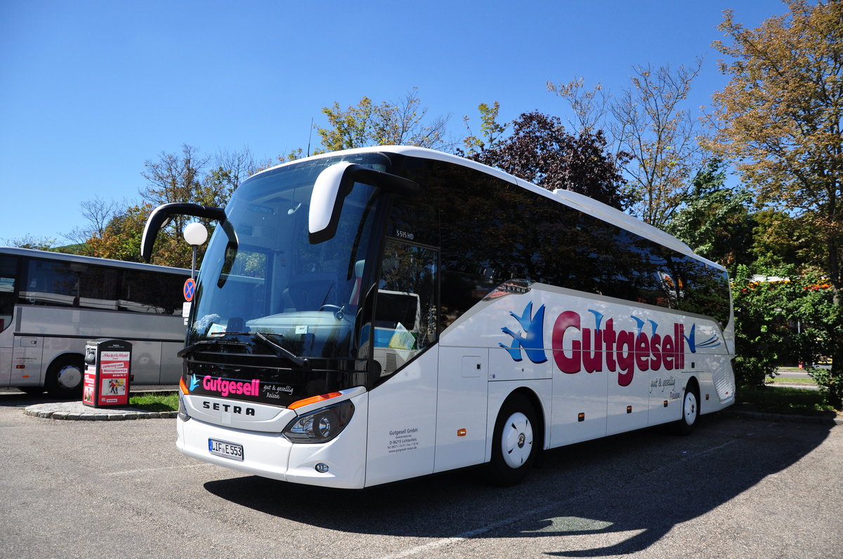 Setra 515 HD von Gutgesell Reisen aus der BRD in Krems gesehen.