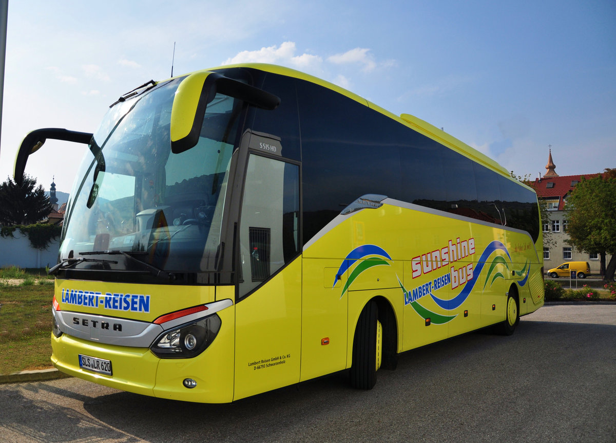 Setra 515 HD von Lambert Reisen aus der BRD in Krems.