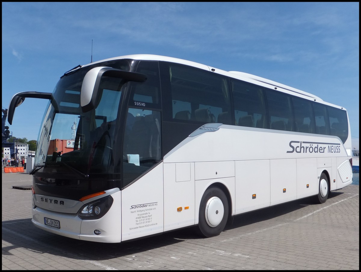 Setra 515 HD von Schrder Neuss aus Deutschland im Stadthafen Sassnitz.