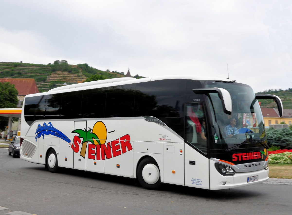 Setra 515 HD von Steiner Reisen aus sterreich in Krems gesehen.