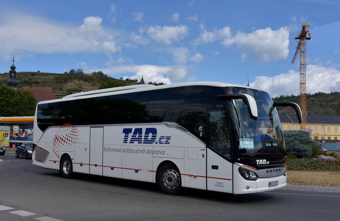 Setra 515 HD von TAD Reisen aus der CZ 06/2017 in Krems.