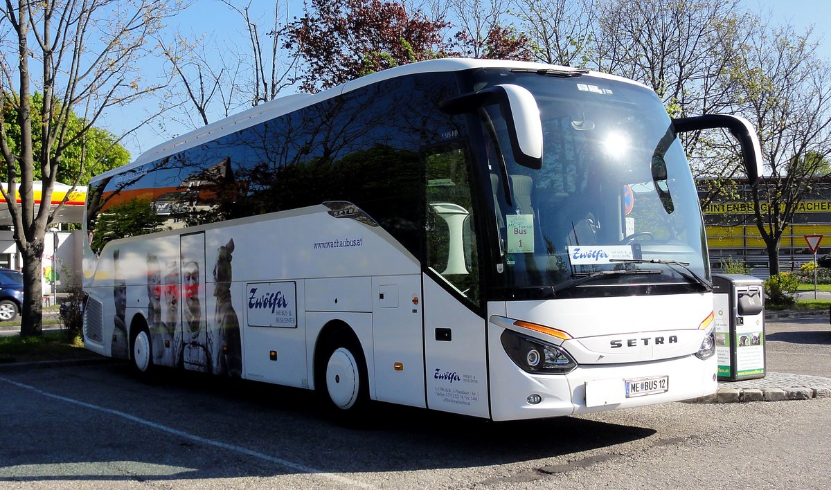 Setra 515 HD  Wachaubus  von Zwlfer Reisen aus Niedersterreich in Krems.