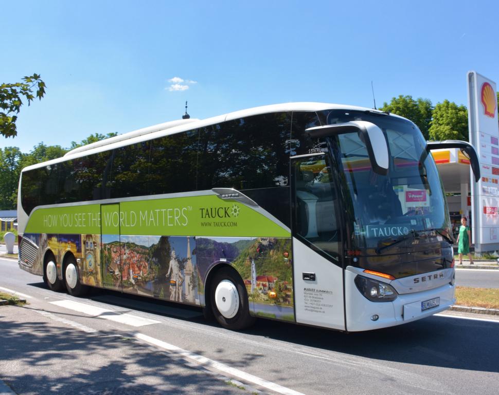 Setra 516 HD von Blaguss Slovakia 06/2017 in Krems.