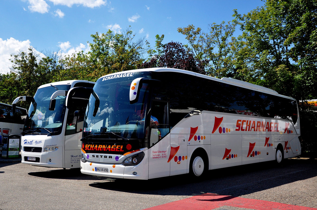 Setra 516 HD von Scharnagel Reisen aus der BRD in Krems gesehen.