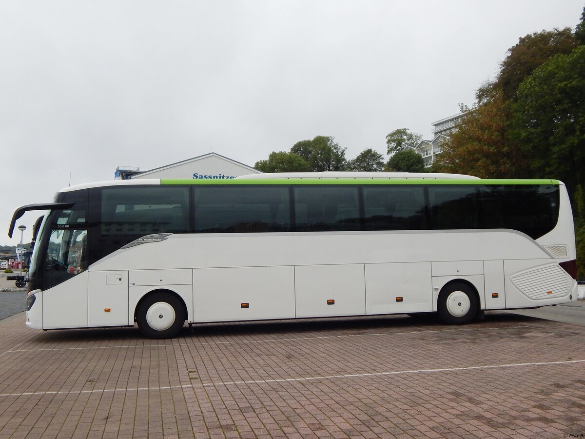 Setra 516 HD von Urban aus Deutschland im Stadthafen Sassnitz.