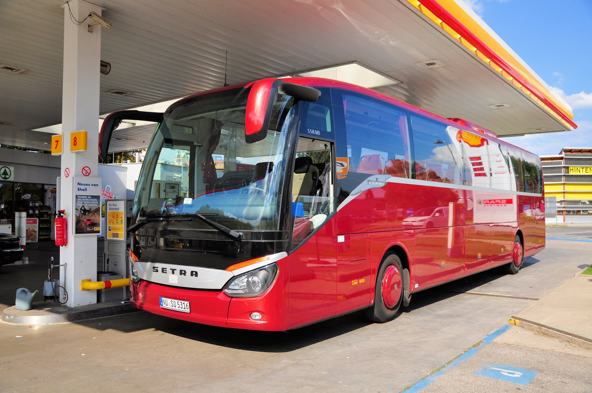 Setra 516 MD aus der BRD in Krems gesehen.