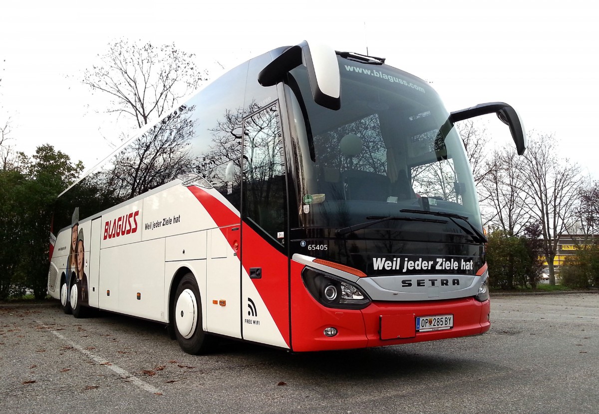 Setra 517 HD von Blaguss / sterreich am 12.11.2014 in Krems.