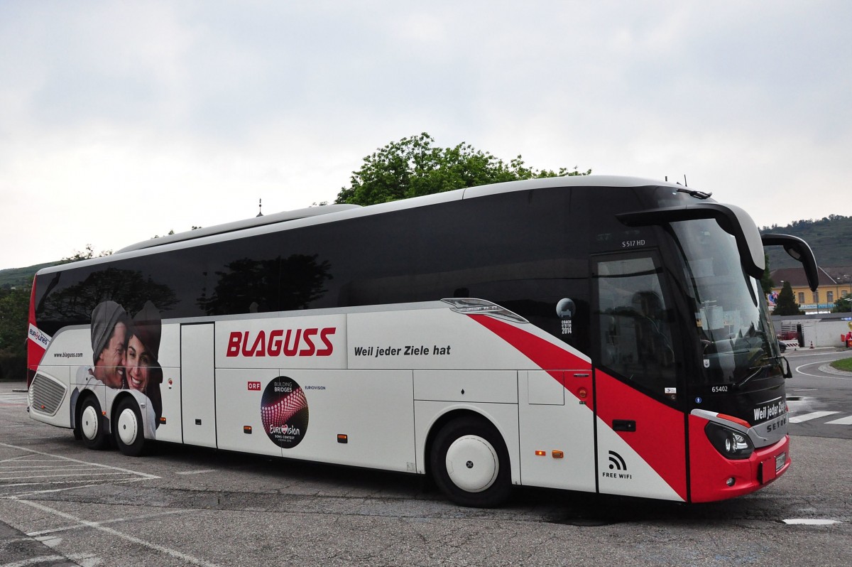 Setra 517 HD von Blaguss Reisen aus Wien im Mai 2015 in Krems.