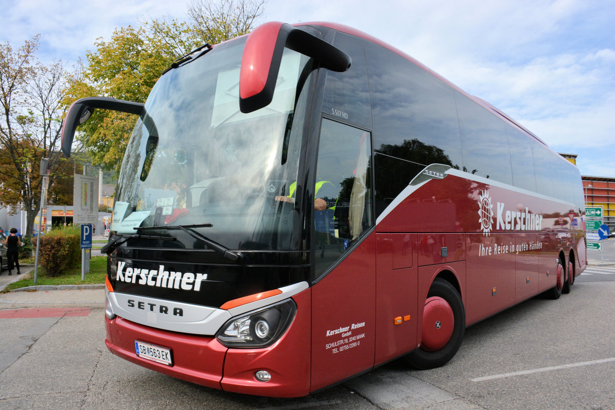 Setra 517 HD vom Reisebro Kerschner aus Niedersterreich in Krems gesehen.