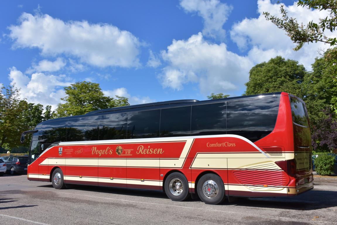 Setra 517 HD von Vogel`s Reisen aus der BRD.