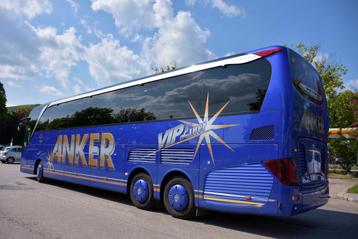 Setra 517 HDH von ANKER Reisen aus der BRD in Krems.