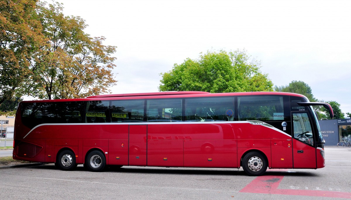 Setra 519 HD aus der BRD in Krems gesehen.