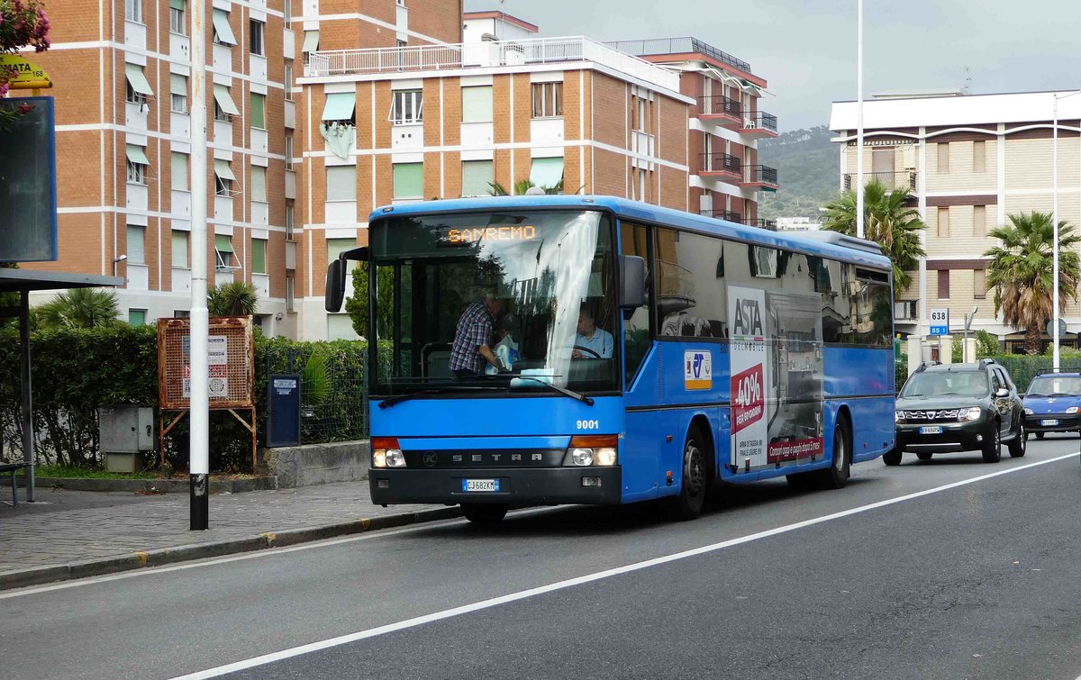 Setra als Linienbus fotografiert in Bartolomo im September 2017