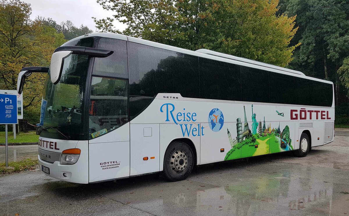 Setra von Reisewelt GTTEL steht im September 2022 auf dem Parkplatz Knigsee