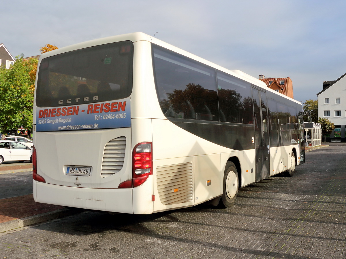 Setra S 415 LE business der Driesen-Reisen aus Gangelt-Birgden am 08. Oktober in Geilenkirchen