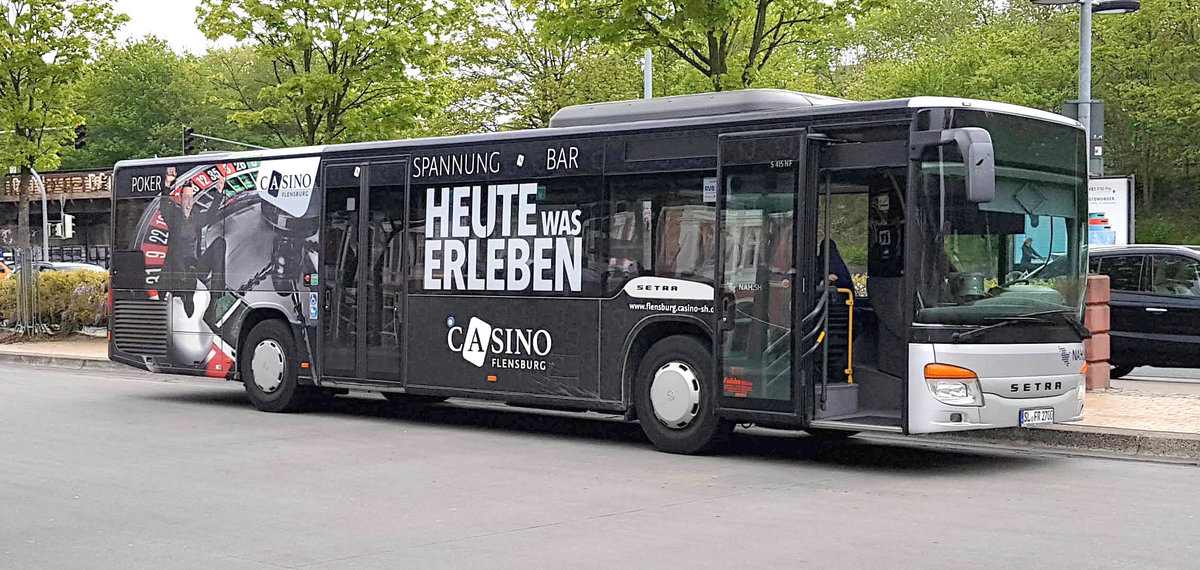 Setra S 415 NF von NAH.SH steht am Flensburger Busbahnhof im Mai 2019