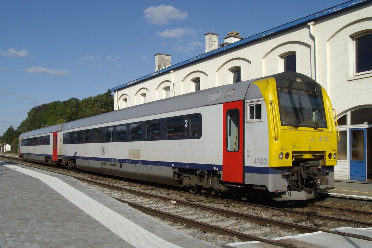 SNCB 4103 hält am 25 September 2009 in Walcourt.