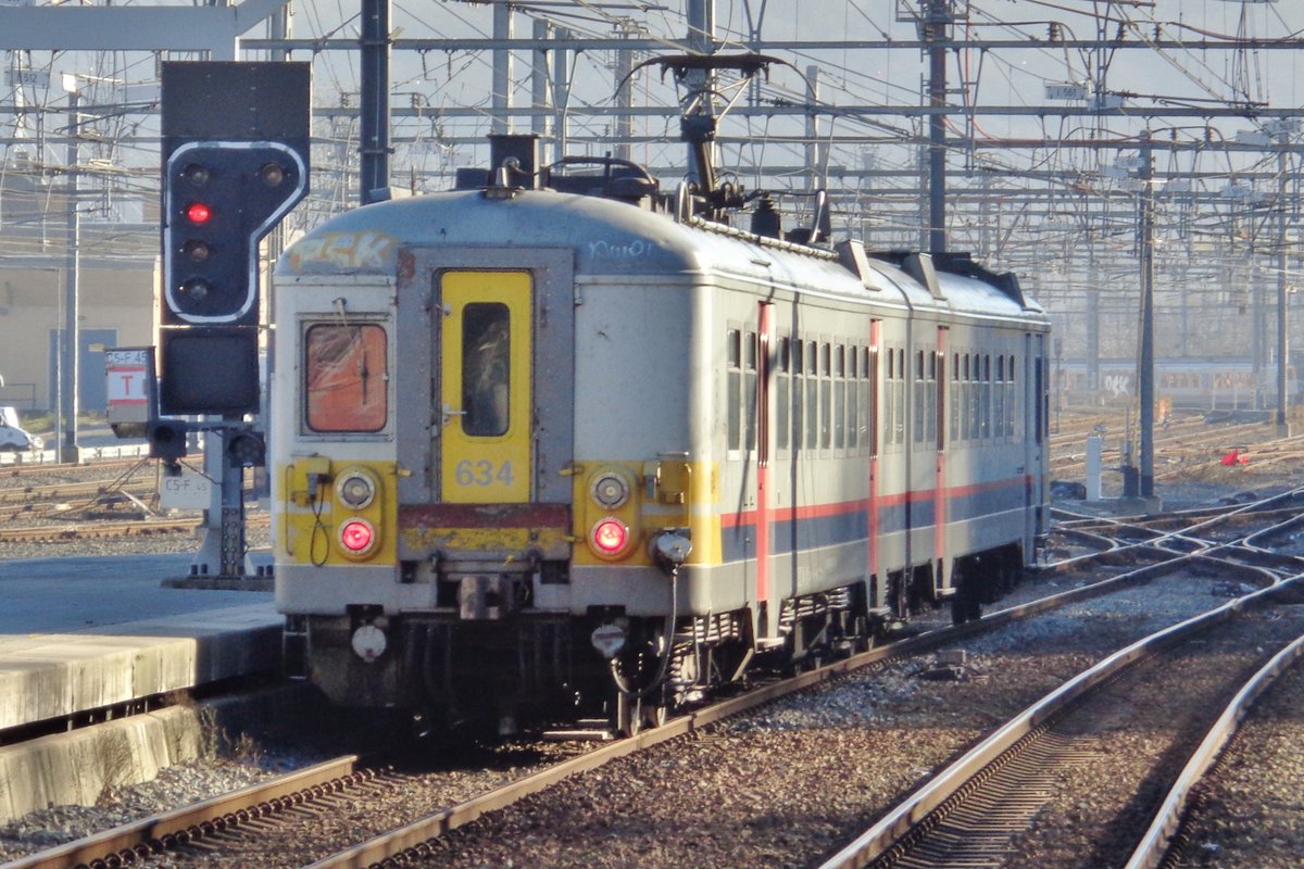 SNCB 634 steht am 20 Jänner 2017 in Lüttich-Guillemins. 