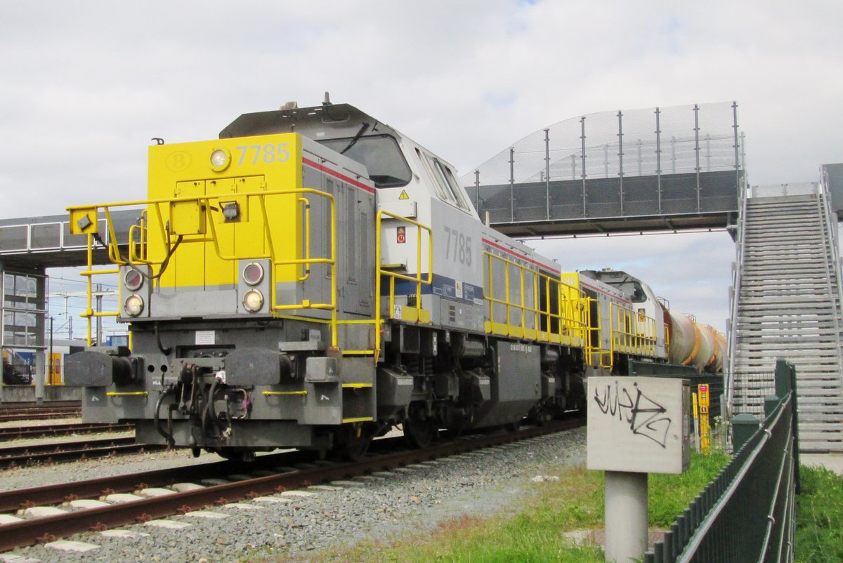 SNCB 7785 steht am 17 April 2015 in Lage Zwaluwe.