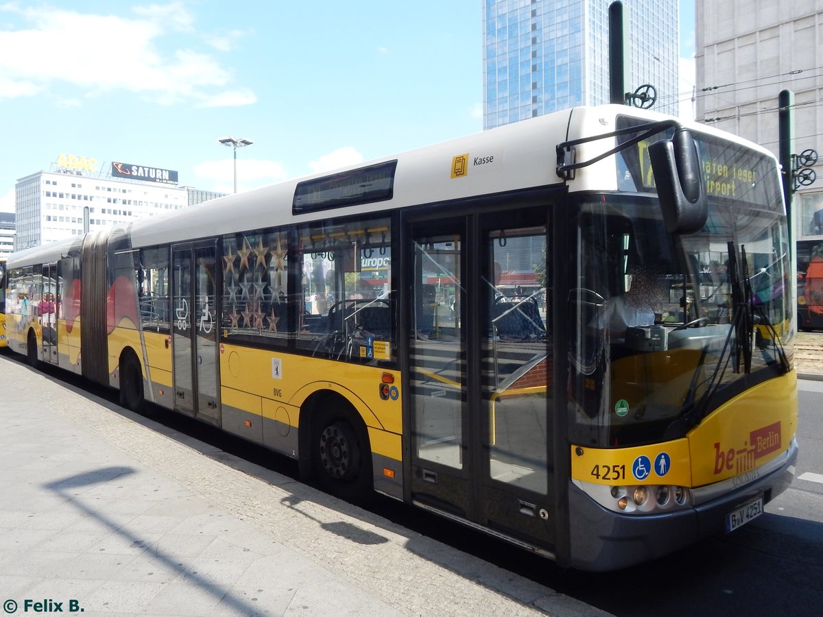 Solaris Urbino 18 der BVG in Berlin.