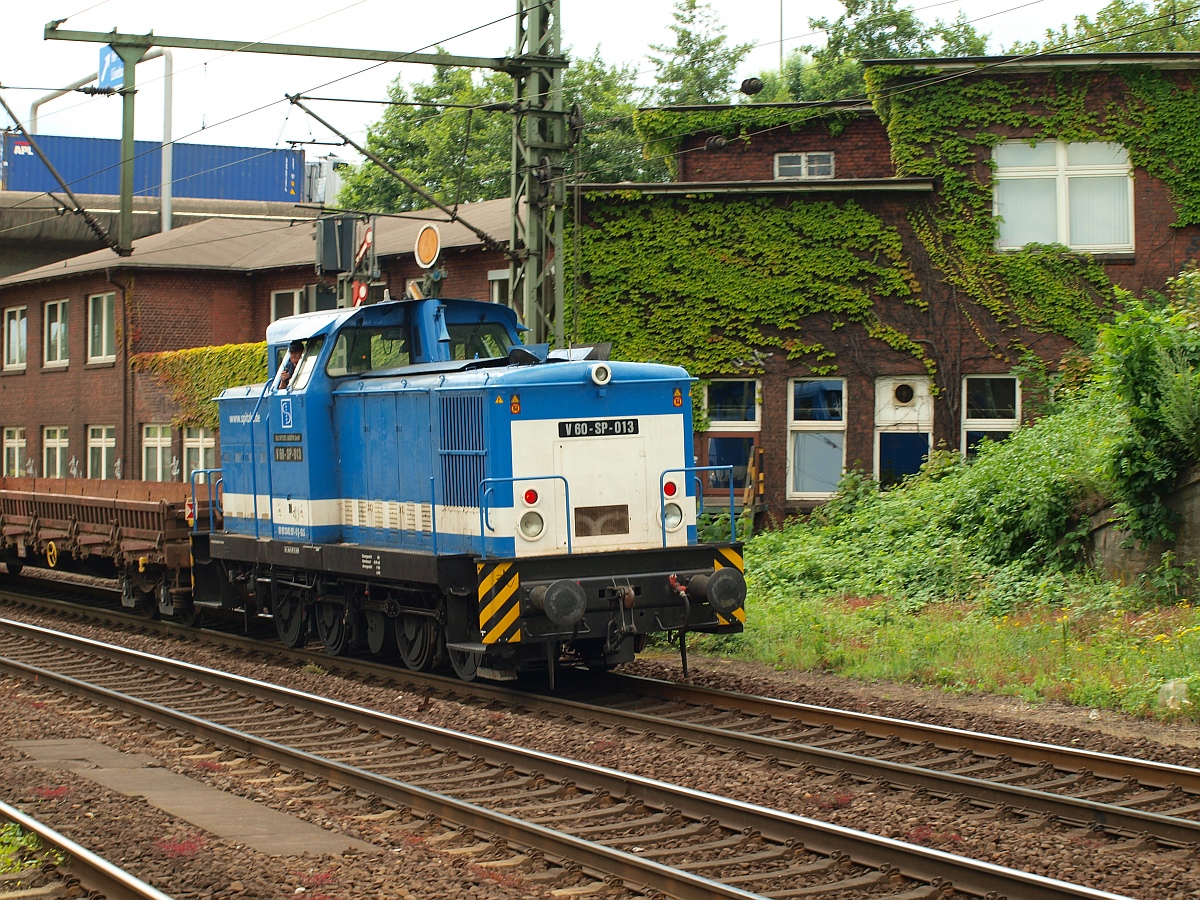 Spitzke V60-SP-013/ 345 201-8(LEW 1971/11258, 478 kW, ex Fels D01)bei rangierarbeiten im Bhf Hamburg-Harburg. 01.07.2011