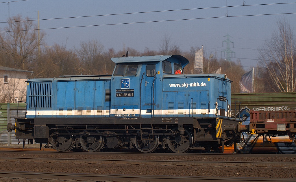 Spitzke V60-SP-015/345 203-4 rumpelte mit einem Bauzug durch HH-Harburg Richtung HH-Hauptbahnhof wo die S-Bahn Gleise erneuert wurden. 26.02.2011