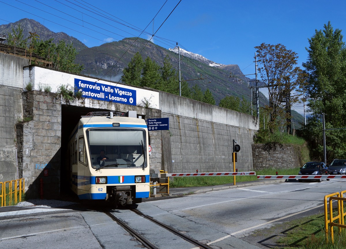 SSIF/FART: Regionalzug mit dem SSIF ABe 4/6 62 bei der Einfahrt in den unterirdischen Bahnhof Domodossola am 2. Mai 2015.
Foto: Walter Ruetsch