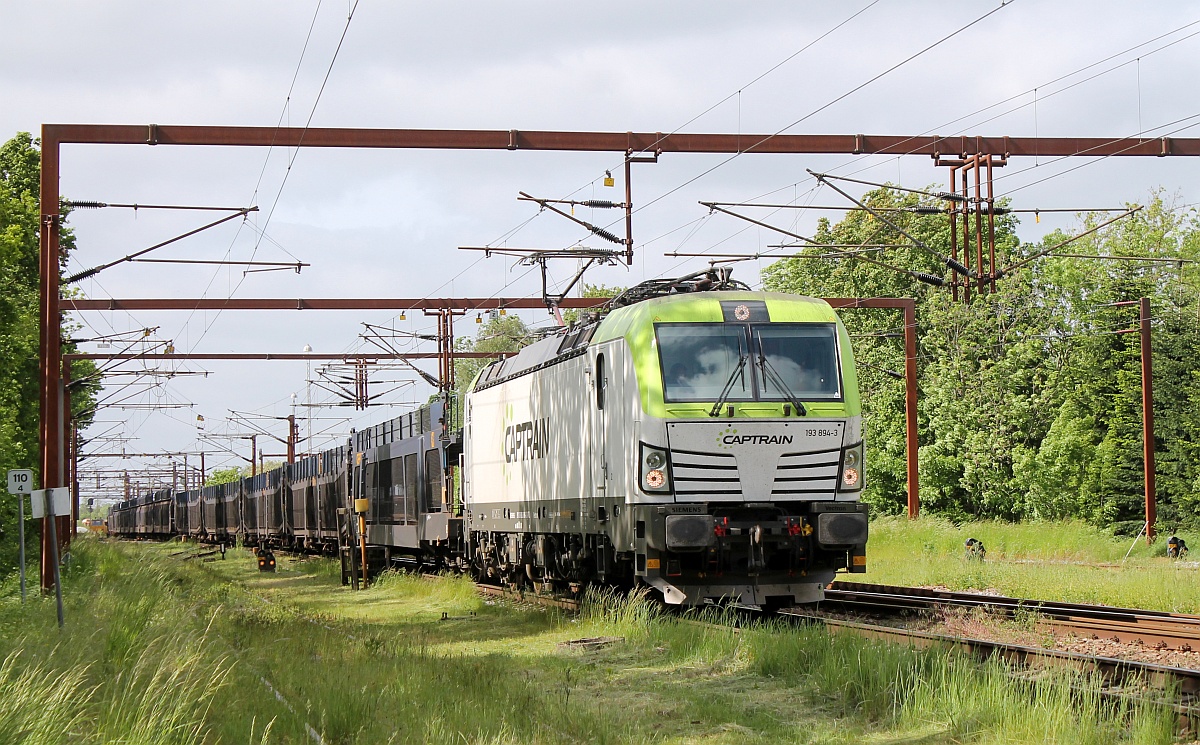 Standortwechsel....Ausfahrt für Captrain/ITL 6193 894-3 mit ihrem Leerzug Richtung Deutschland. Padborg 31.05.2017