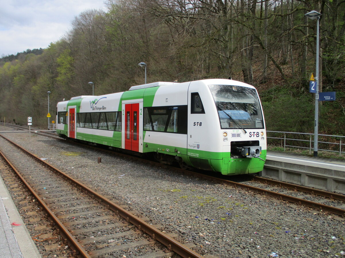 STB VT127,als RB Neuhaus am Rennweg-Eisenach,am 27.April 2022,im Kopfbahnhof Rauenstein.