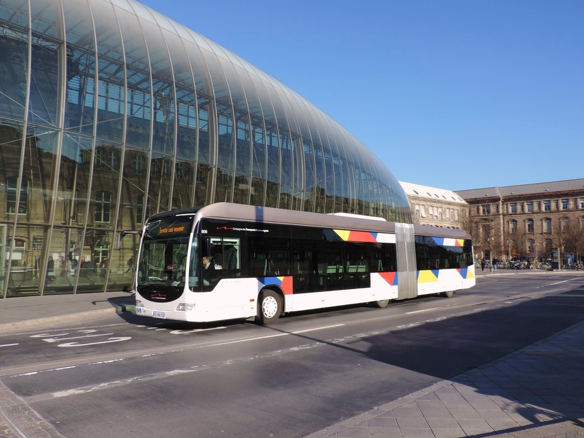 Strassburg - 24. Februar 2014 : Citaro G Nr 808 vor dem Bahnhof.