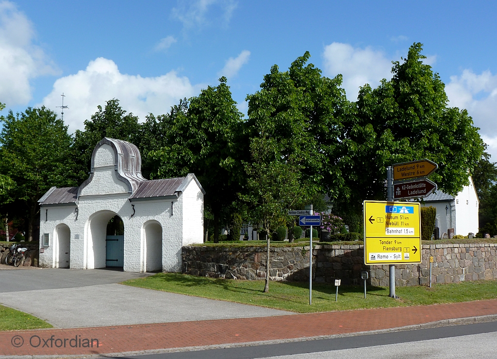 Süderlügum, Tor zur St. Marien-Kirche.