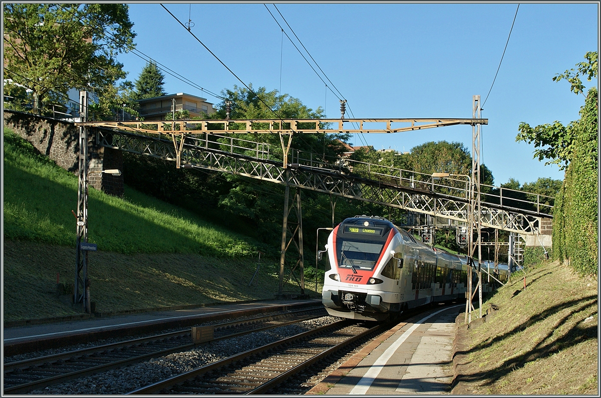 Südlich von Lugano bestimmen neben wenigen Fernverkehrs- bzw. internationalen Reisezügen hauptsächlich die halbstündlich verkehrenden Flirt das Bild. 
Lugano Paradiso, den 13. Sept. 2013