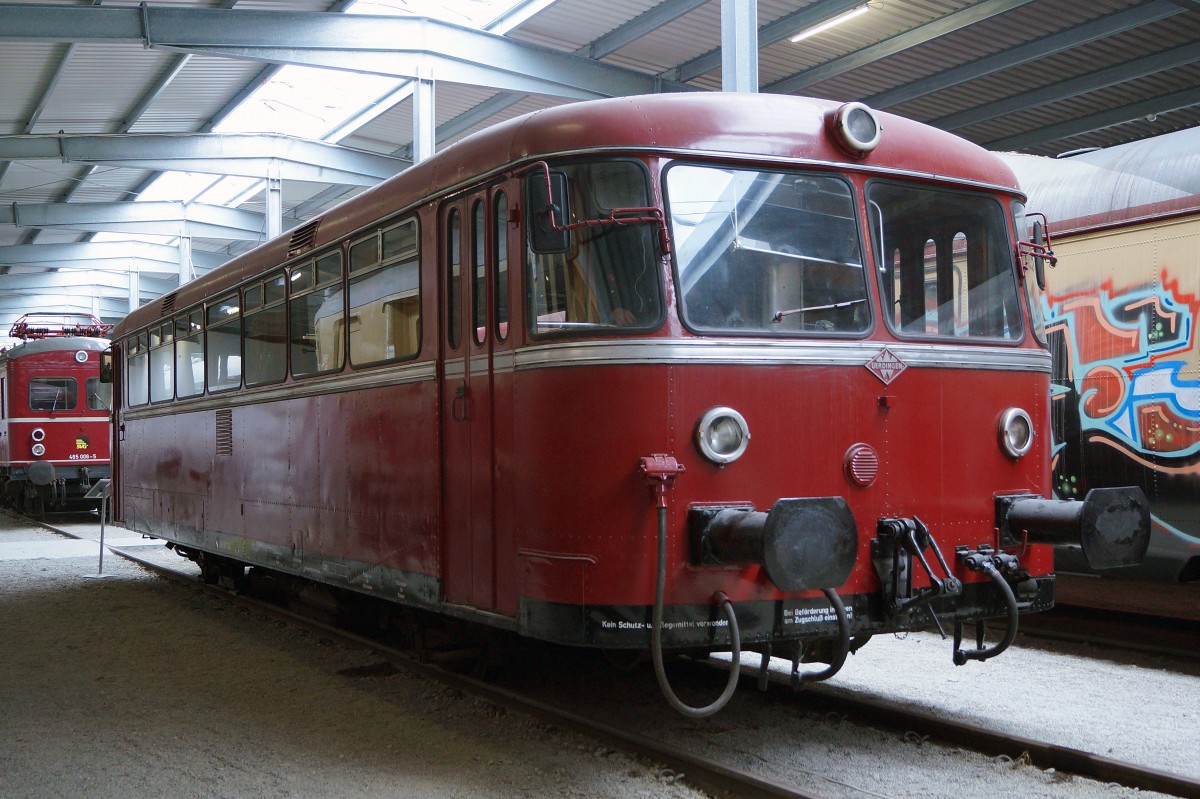 SVG: Der VT 102 (Uerdinger, 1956) wurde am 25. April 2015 im Museum der Eisenbahn-Erlebniswelt Horb am Neckar aufgenommen.
Foto: Walter Ruetsch