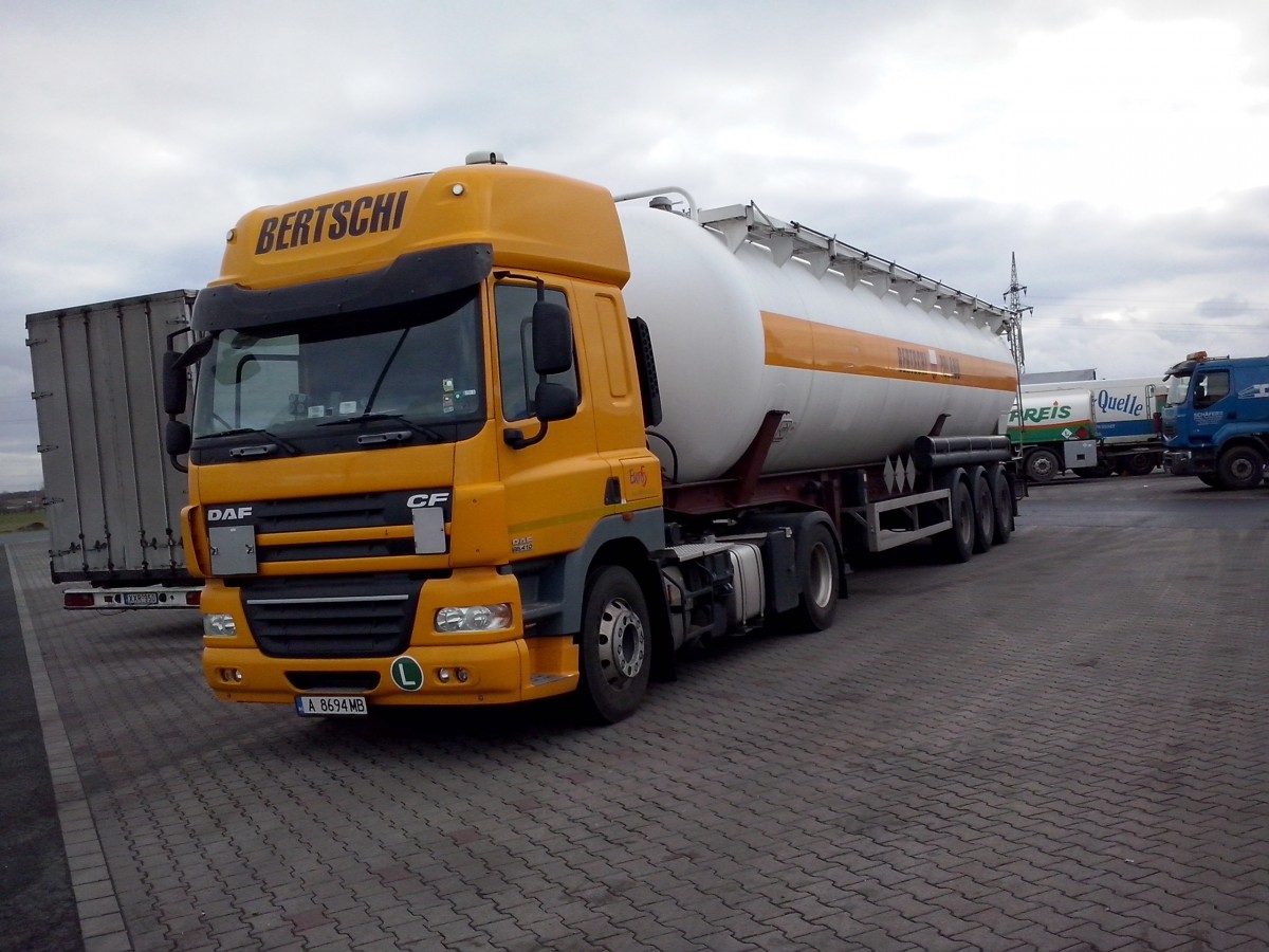 SZM DAF CF mit Chemietankauflieger der Spedition Bertschi gesehen auf dem Autohof in Grnstadt am 11.02.2014