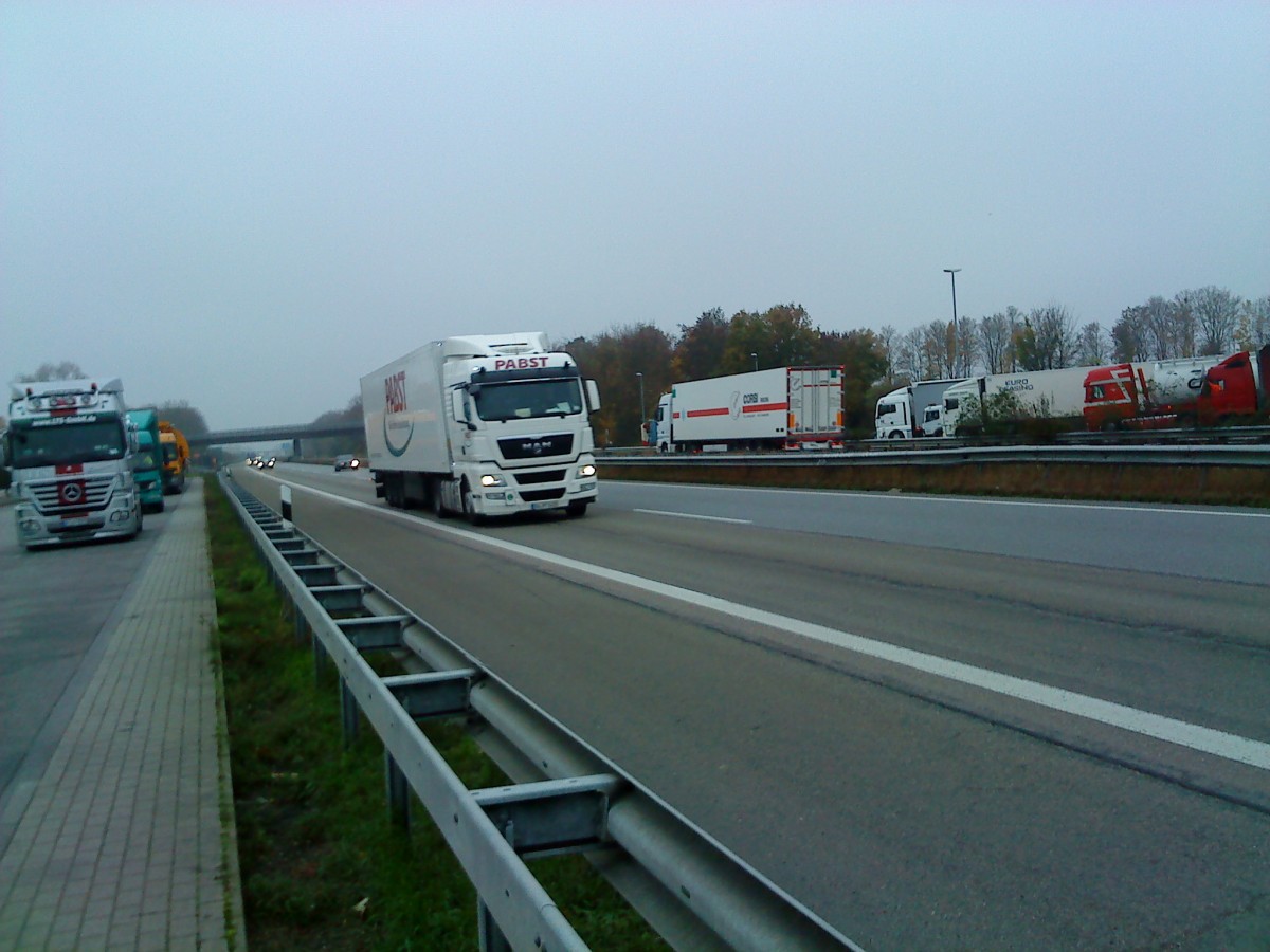 SZM MAN TGA mit Khlkofferauflieger der Spedition PABST unterwegs auf der A 61 bei Dannstadt am 19.11.2013